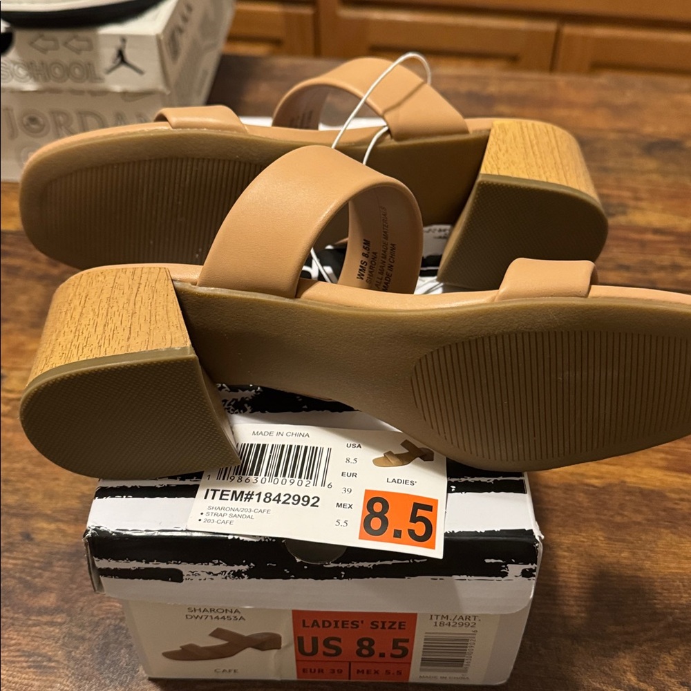 DV by Dolce Vita Women's Sharona Block Heel Sandals size 8.5 - Picture 4 of 7